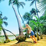 I know, I'm often intimidated by my own strength too!.... Ha ha ha! #palmtrees #superwoman #gardensbythebay #gbtb #singapore #travel #whatissingapore #instasg